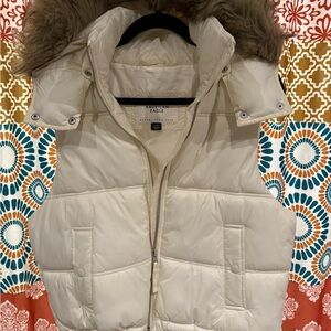 American Eagle Outfitters Women's Beige Puffer Vest